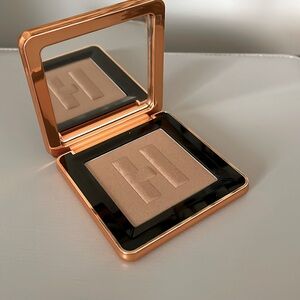 Haus labs bronzer light 1